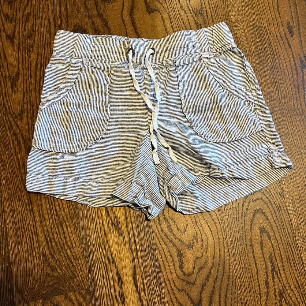 Athleta High Waist Striped Gray Shorts